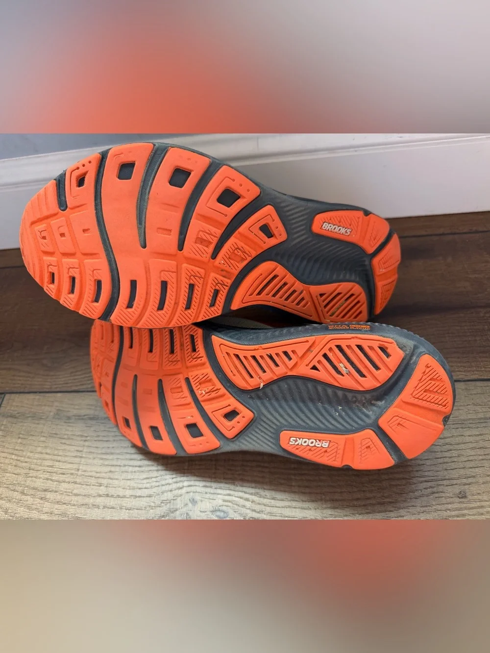 Brooks Oyster Mushroom Orange Ebony Ghost 17 Running Shoes Men’s Size 9.5